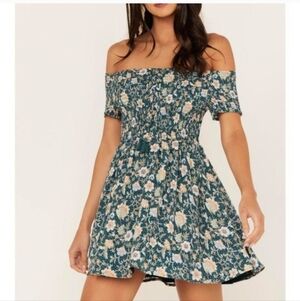 Boot Barn SHYANNE WOMEN'S FLORAL PRINT SMOCKED OFF SHOULDER Sz S Msrp $60